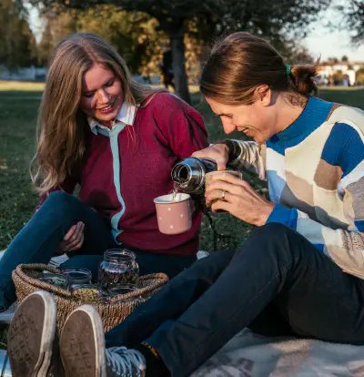 O nama, čajih in nastanku te strani
