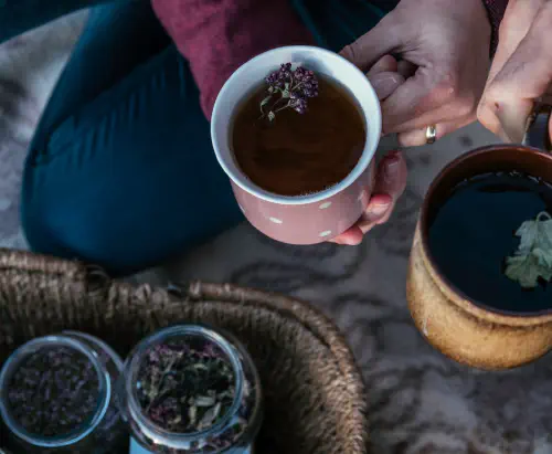 Naberi si čaj praznuje eno leto